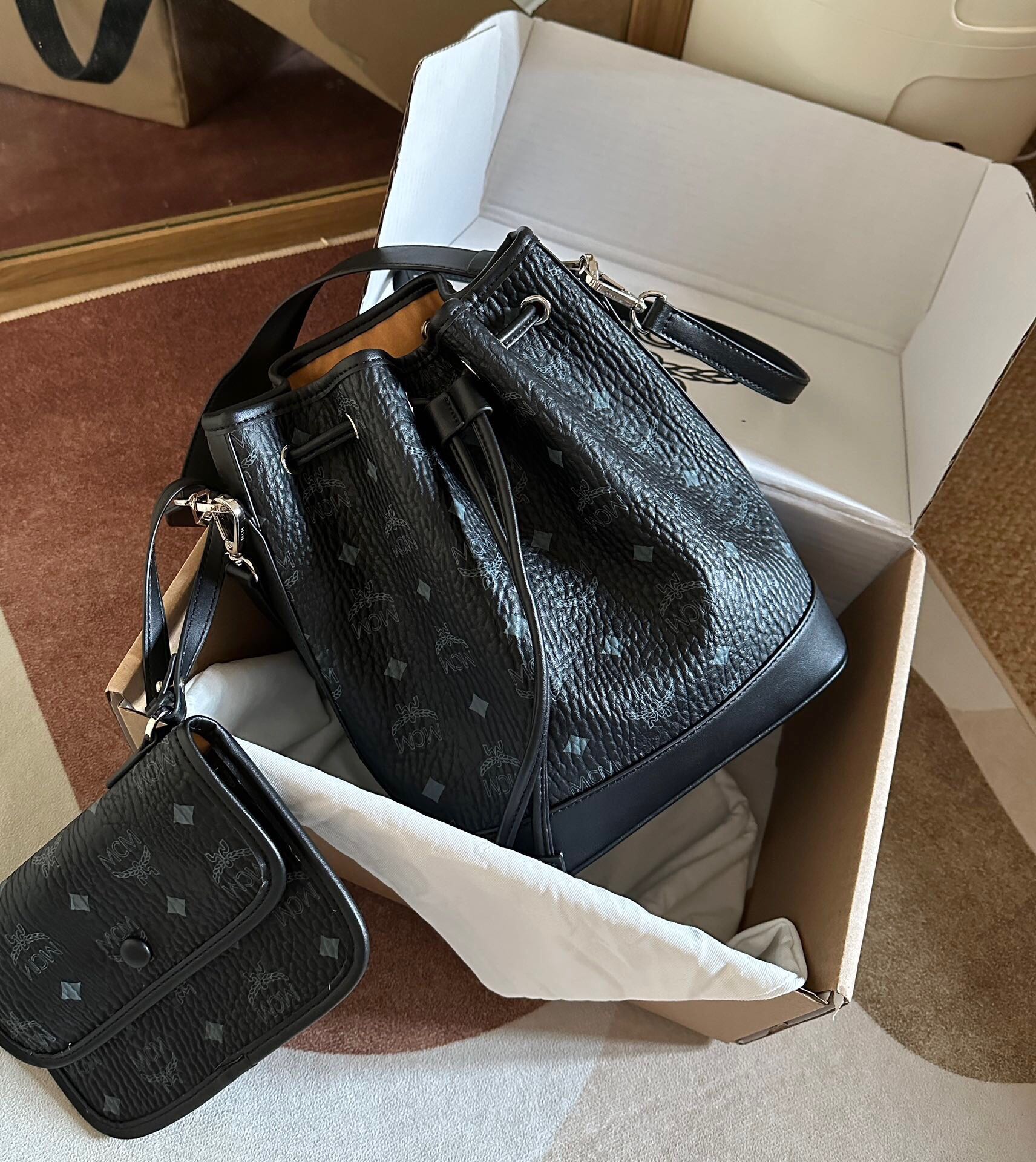 MCM MCM 这款Dessau抽绳包以一个对包豪斯设计具有历史