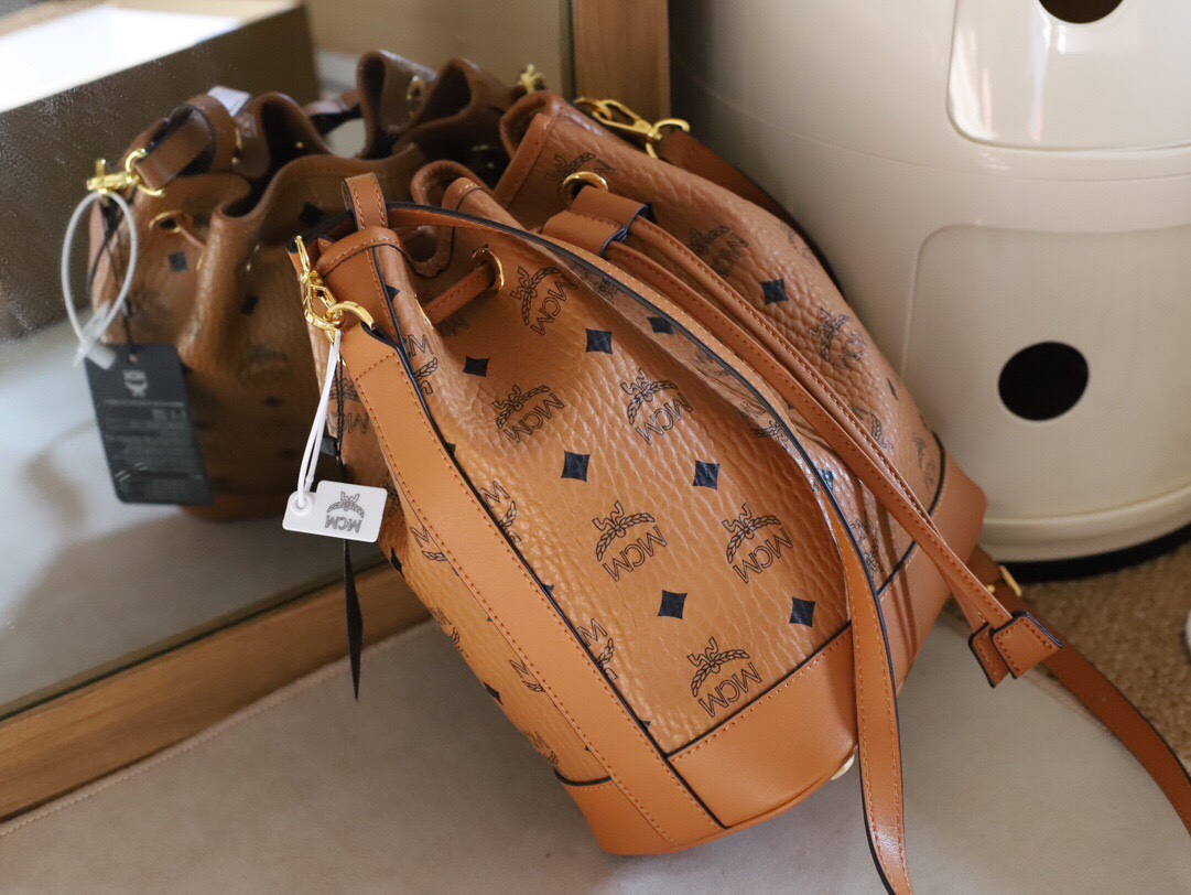 MCM MCM 这款Dessau抽绳包以一个对包豪斯设计具有历史