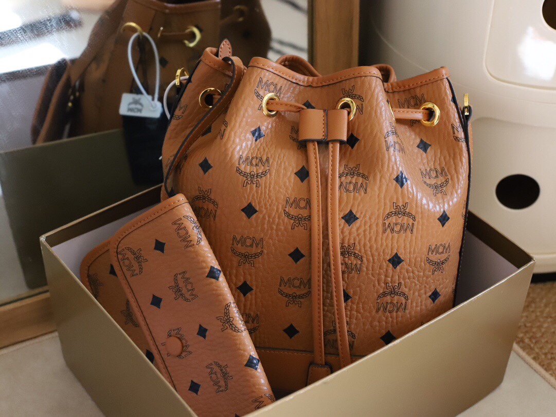 MCM MCM 这款Dessau抽绳包以一个对包豪斯设计具有历史