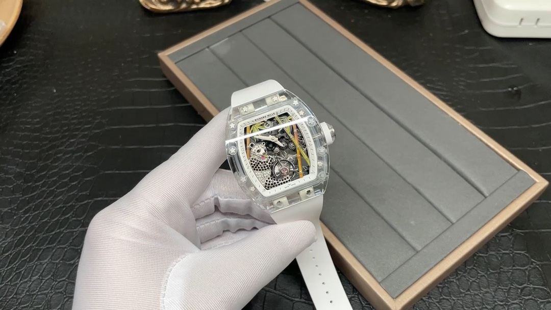 Richard Mille 理查德米勒 新款 “熊猫吃金竹”水晶rm26-01 陀飞轮表皇
