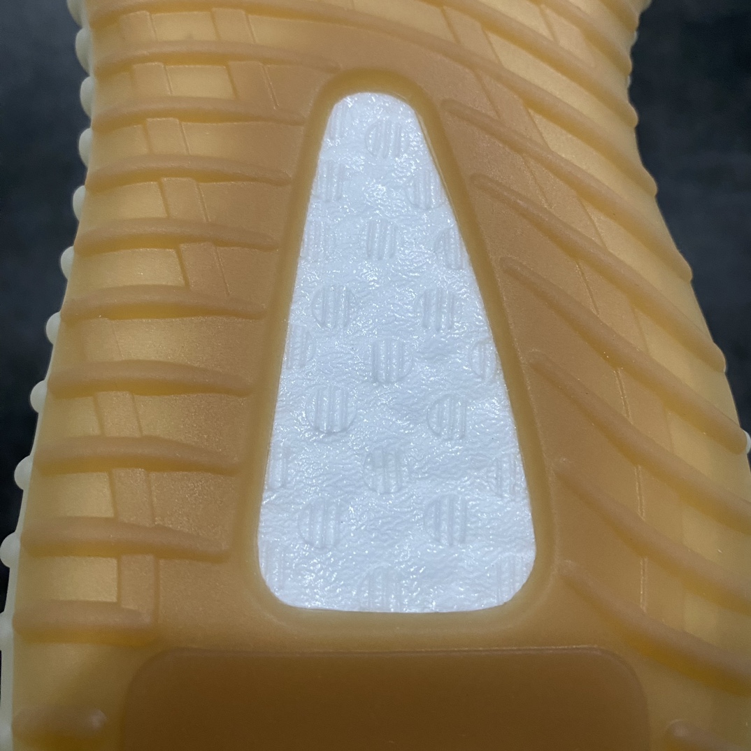 图片[2]-【LW版本】Yeezy350 V2 Sesame 芝麻 F99710n市场第一梯队 高端零售首选品质不翻车n原鞋原厂数据材料开发国内知名一线大厂出品目前市面天花板品质 原装巴斯夫\”BASF\” 原料 尺码：36-48-莆田鞋批发中心