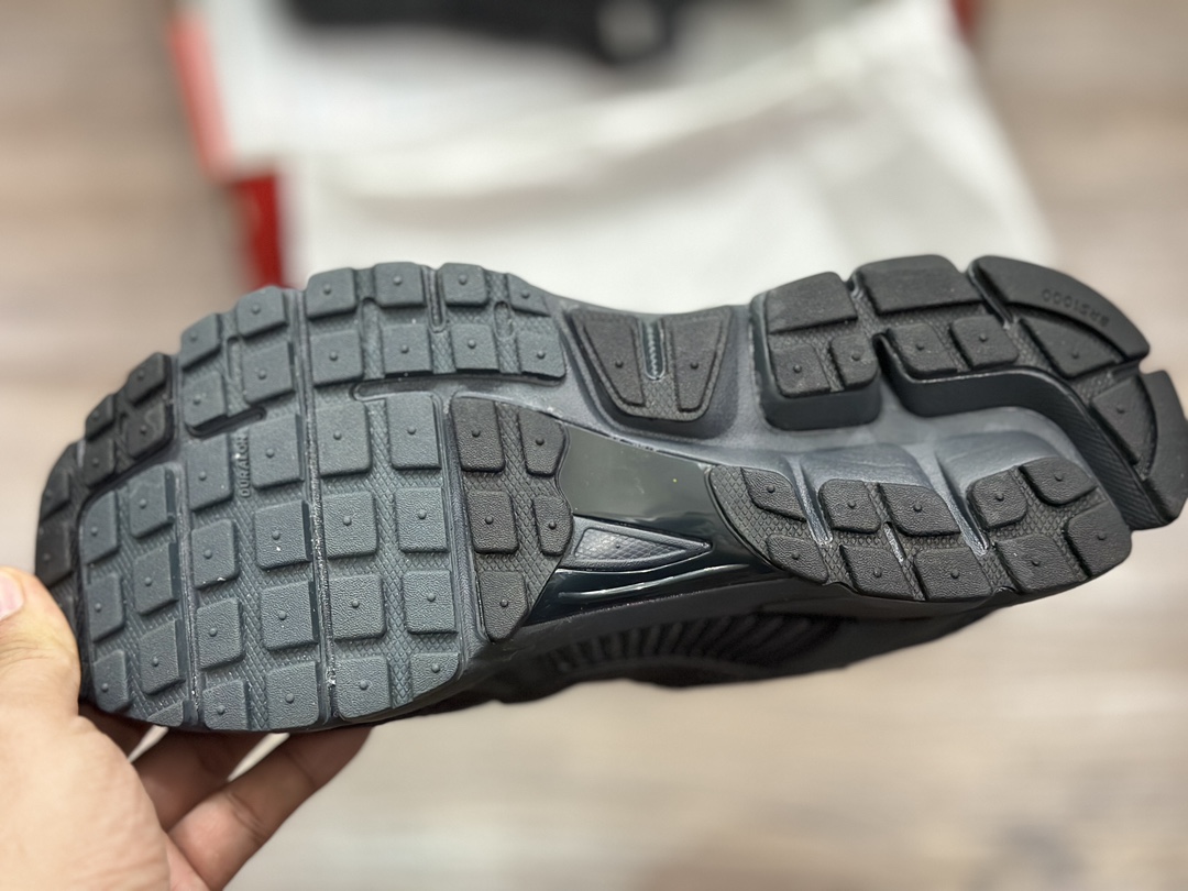 Nike Zoom Vomero 5 网面透气复古 休闲鞋 BV1358-002