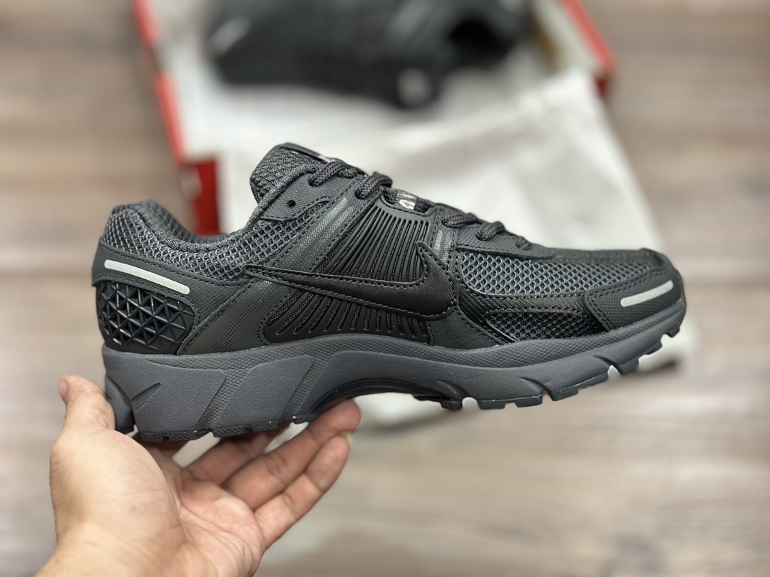 Nike Zoom Vomero 5 网面透气复古 休闲鞋 BV1358-002