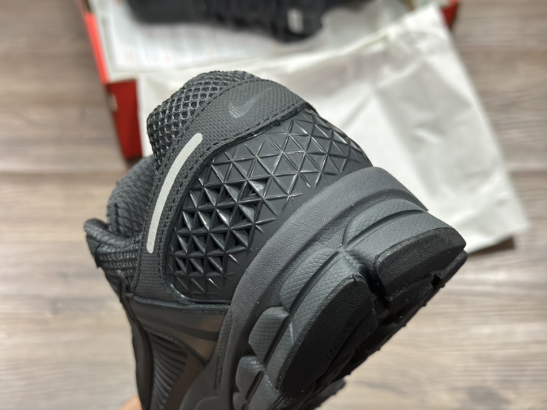 Nike Zoom Vomero 5 网面透气复古 休闲鞋 BV1358-002