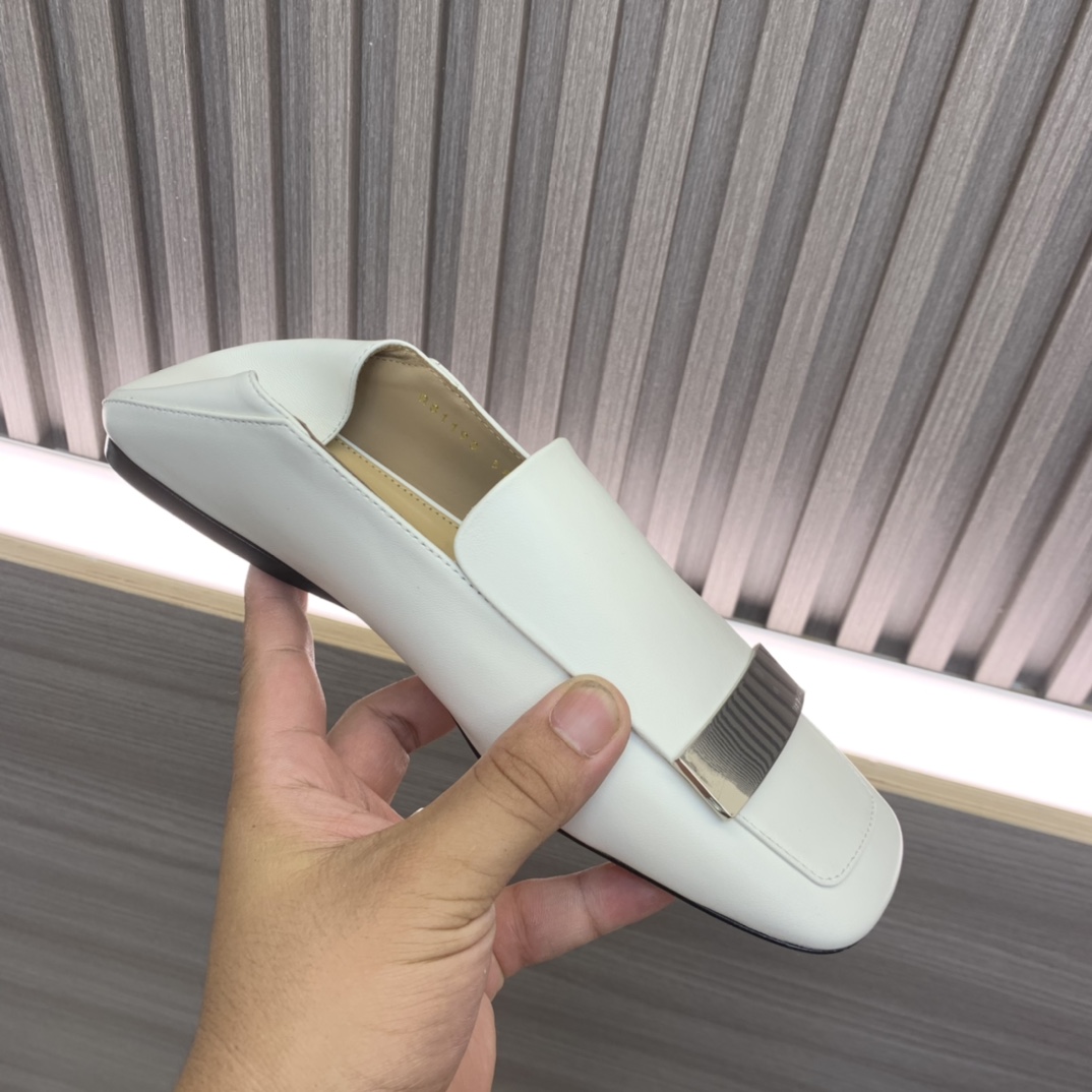 NO:234720,[Long-term goods] Sergio Rossi sr1 ——— Counter 5530rmb purchased ZP development, SR counter is a super representative lazy shoe, high-end certification top replica, after two months of N debugging, the style and line technology are all purchasing level, classic super high-quality loafer shoes fried chicken versatile, purchasing goods on behalf of others, Xiaohongshu, Internet celebrity live broadcast, blog owners and major stars plant grass Zanna style imported style imported from Zanna imported mixed breed sheep grain custom sheep Li Italian imported cowhide soles Size 5-940 customized genuine matching original box, ballet shoes, manolo blahnik, loafers, cowhide19860909【长期做货】Sergio Rossi sr1 ———— 柜台5530rmb购入ZP开发,sr专柜超代表性的一款懒人鞋,高端认证顶级复刻历经两个月N次调试,版型线条工艺都是代购级别,经典超高颜值乐福鞋炒鸡百搭,代购买手货源,小红书,网红直播,博客店主各大明星纷纷种草扎娜同款 进口混种羊粒面定制羊里意大利进口牛皮底 尺码5-940定做正品配套原盒,芭蕾舞鞋,manolo blahnik,loafers,cowhide,Women's Shoes