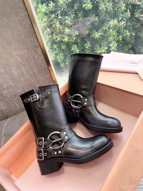 MiuMiu Botas largas Cuero de vaca Colección otoño – invierno Vintage