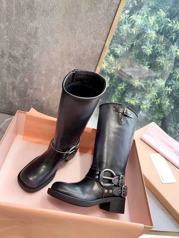 MiuMiu Botas largas Cuero de vaca Colección otoño – invierno Vintage