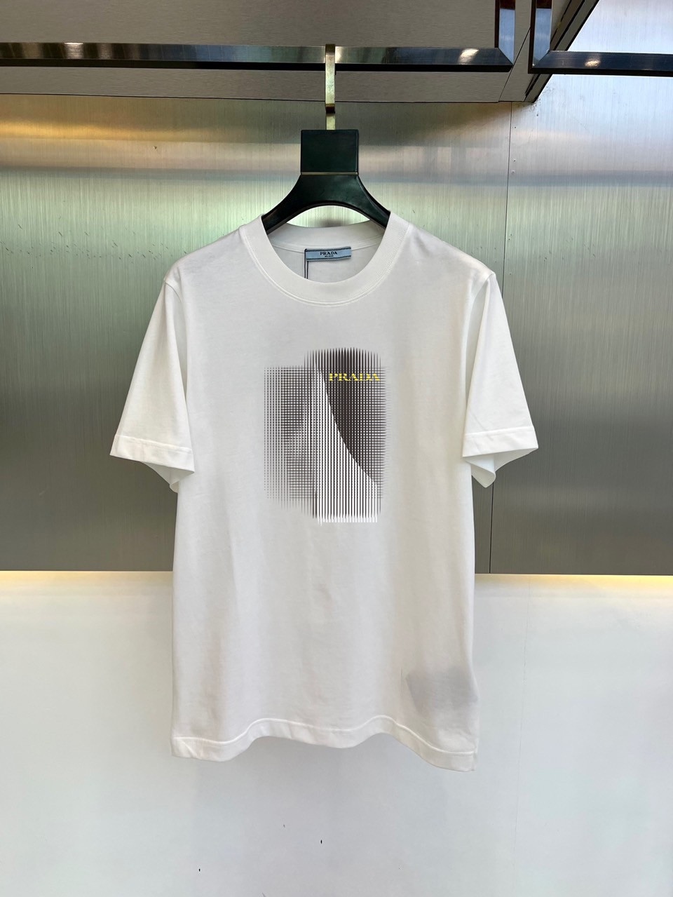 Prada Kleding T-Shirt Zwart Wit Lente/Zomercollectie Fashion Korte mouw