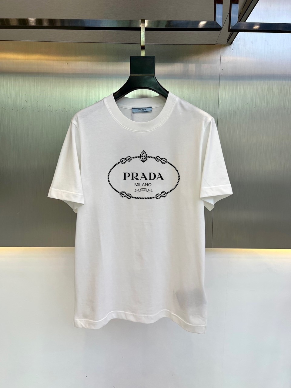 Prada Kleding T-Shirt Zwart Wit Lente/Zomercollectie Fashion Korte mouw