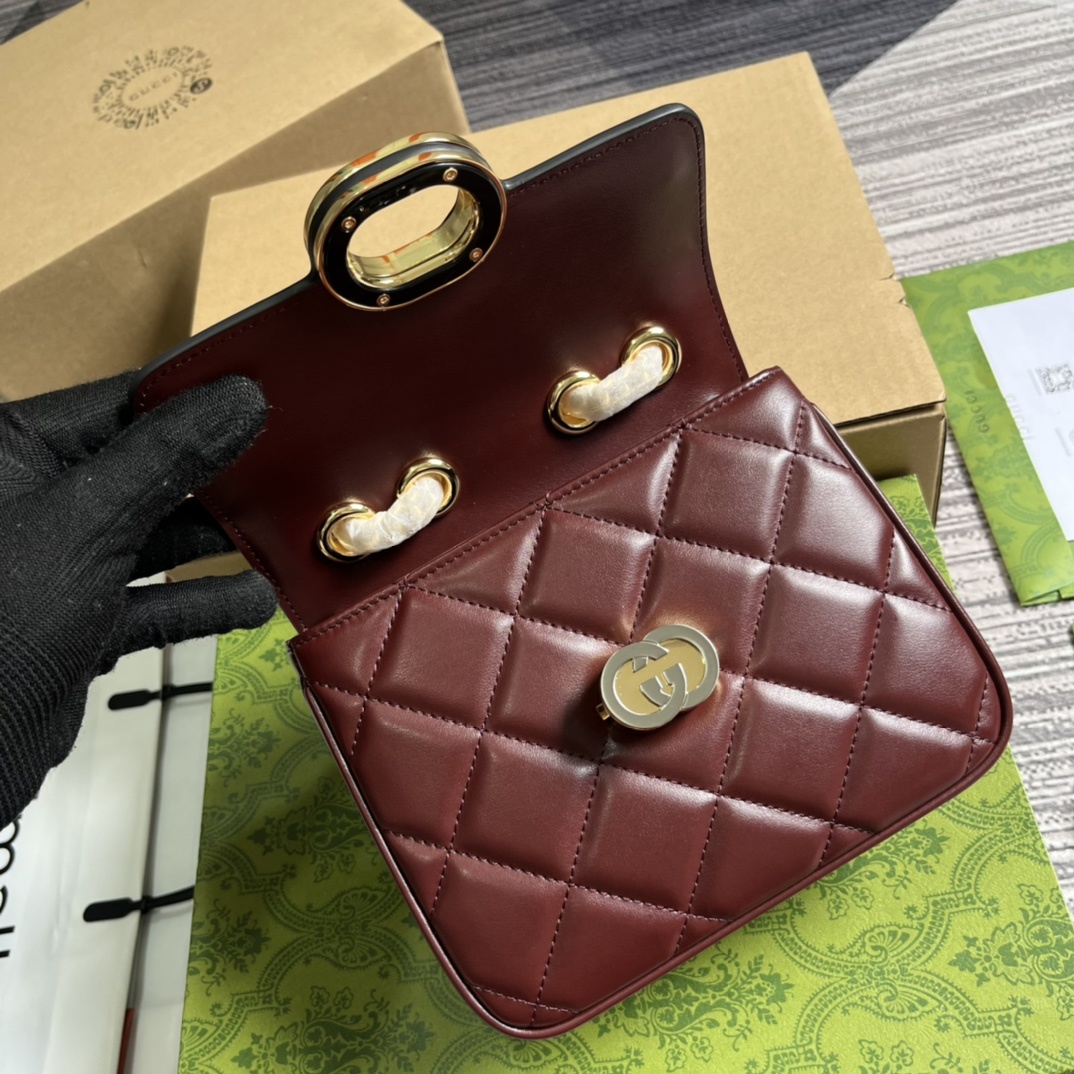 配全套包装️GucciDeco系列mini肩背包Gucci不断拓展自身视野以全新手法焕新演绎经典廓形和精