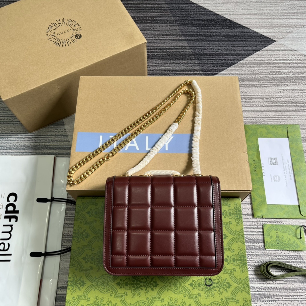 配全套包装️GucciDeco系列mini肩背包Gucci不断拓展自身视野以全新手法焕新演绎经典廓形和精