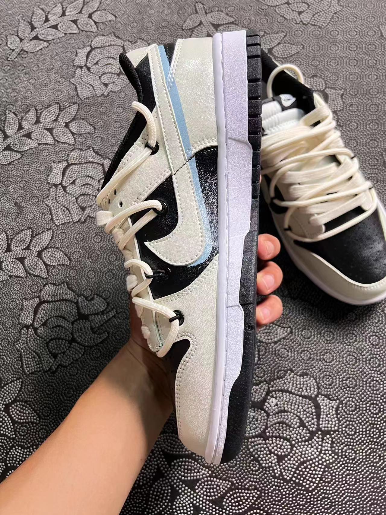 ? 正品定制 Nike Dunk Low 熊猫恶作剧反转爱心做旧板鞋 黑白熊猫?