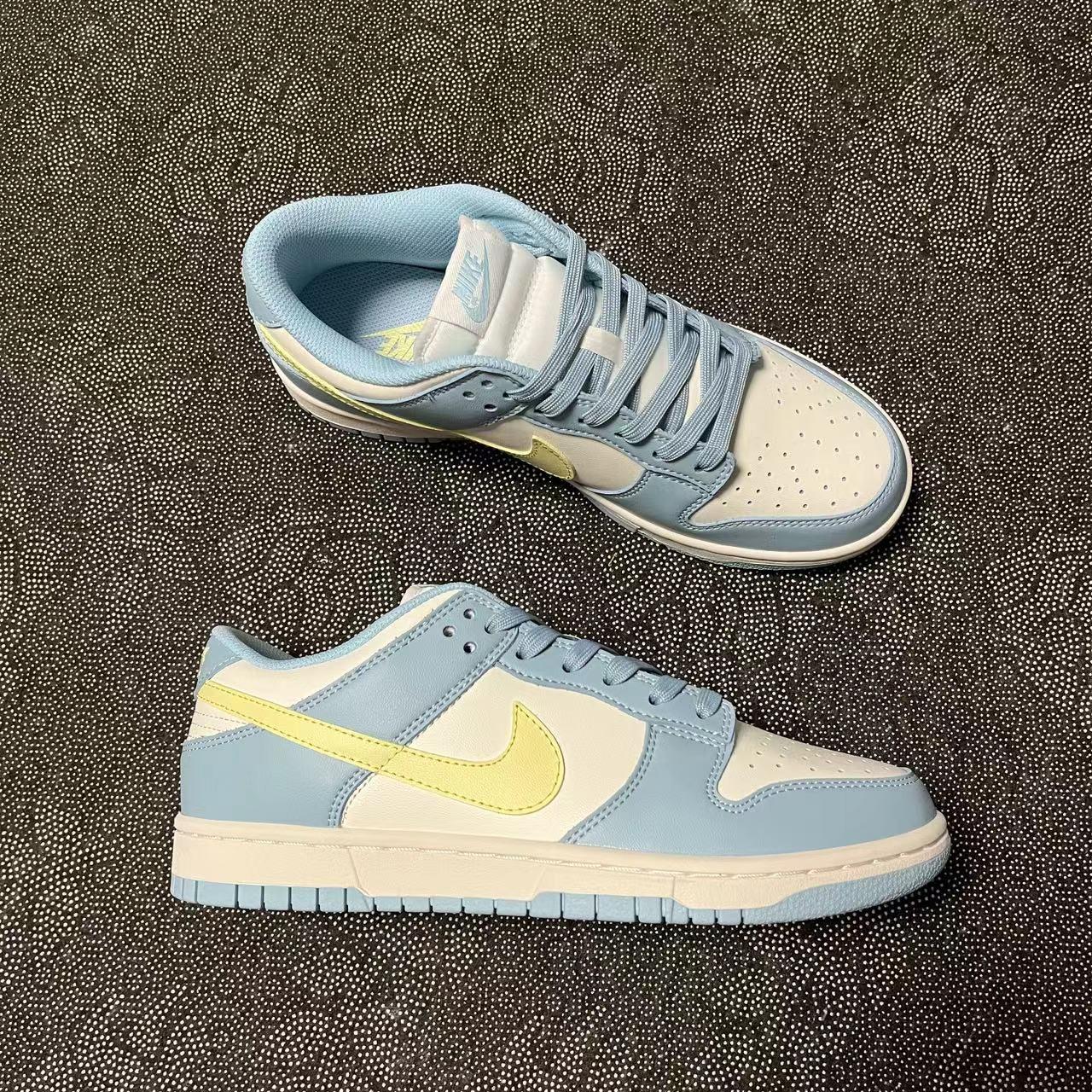 ? Nike Dunk Low 