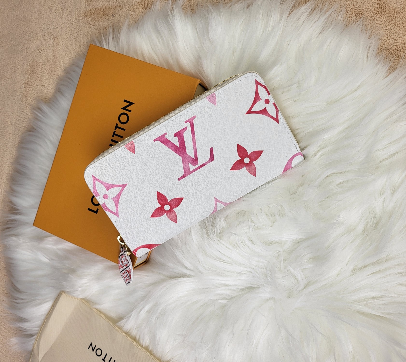 Classic leather long zipper wallet - leather texture