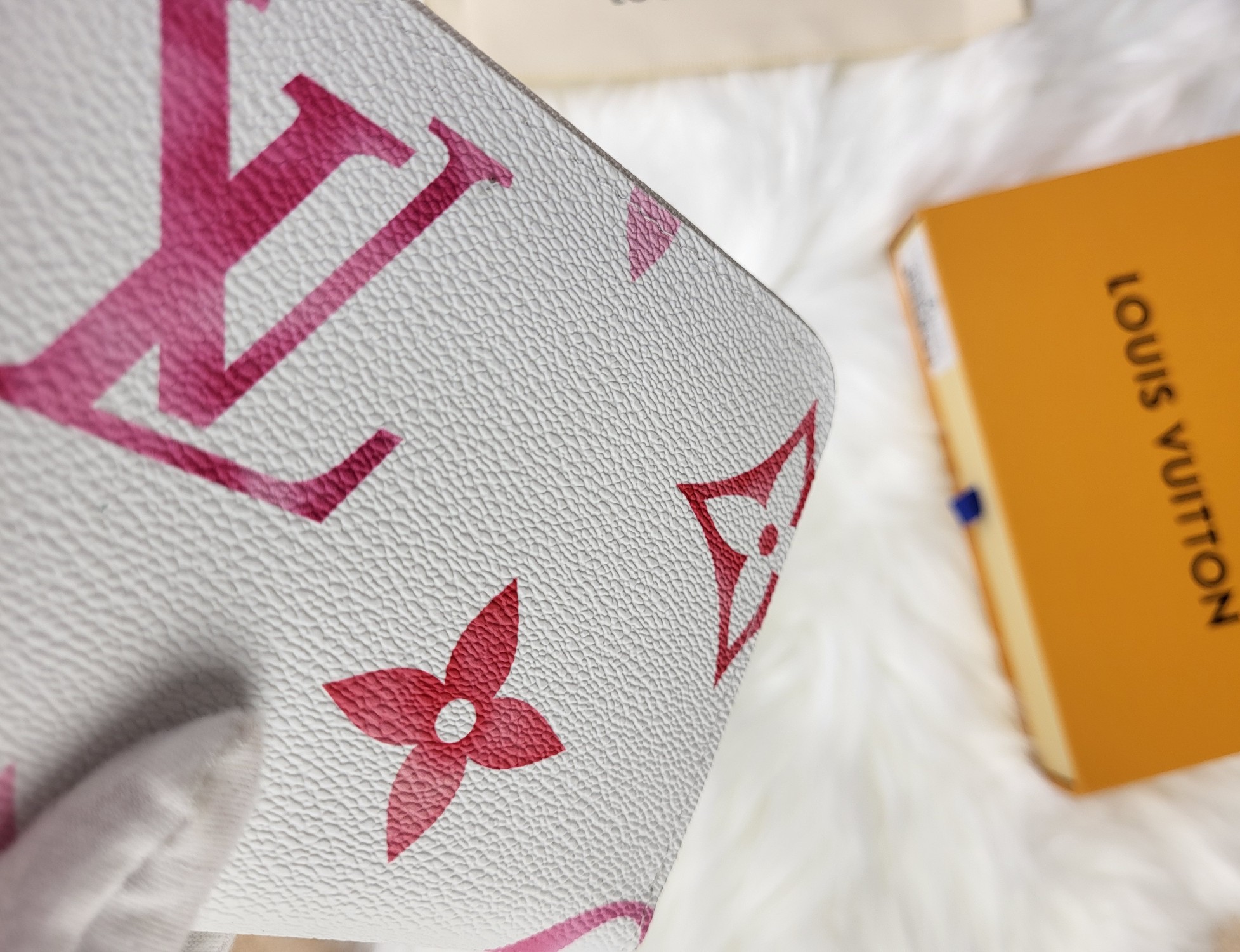 Classic leather long zipper wallet - interior compartments