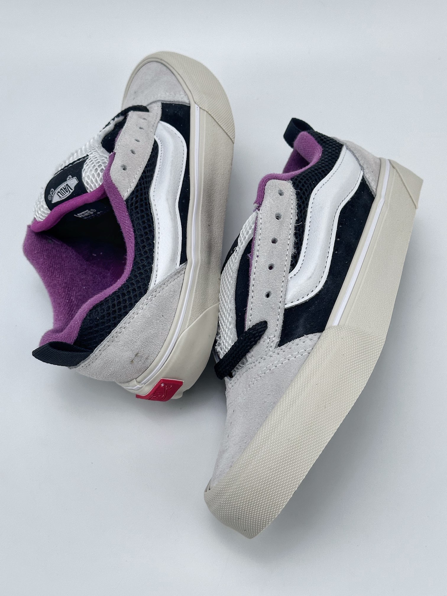 170 Vans Knu-Skool VR3 LX”Black/White”坎普尔·茱利安系列 低帮复古硫化休闲运动板鞋 VN0009QC6BT