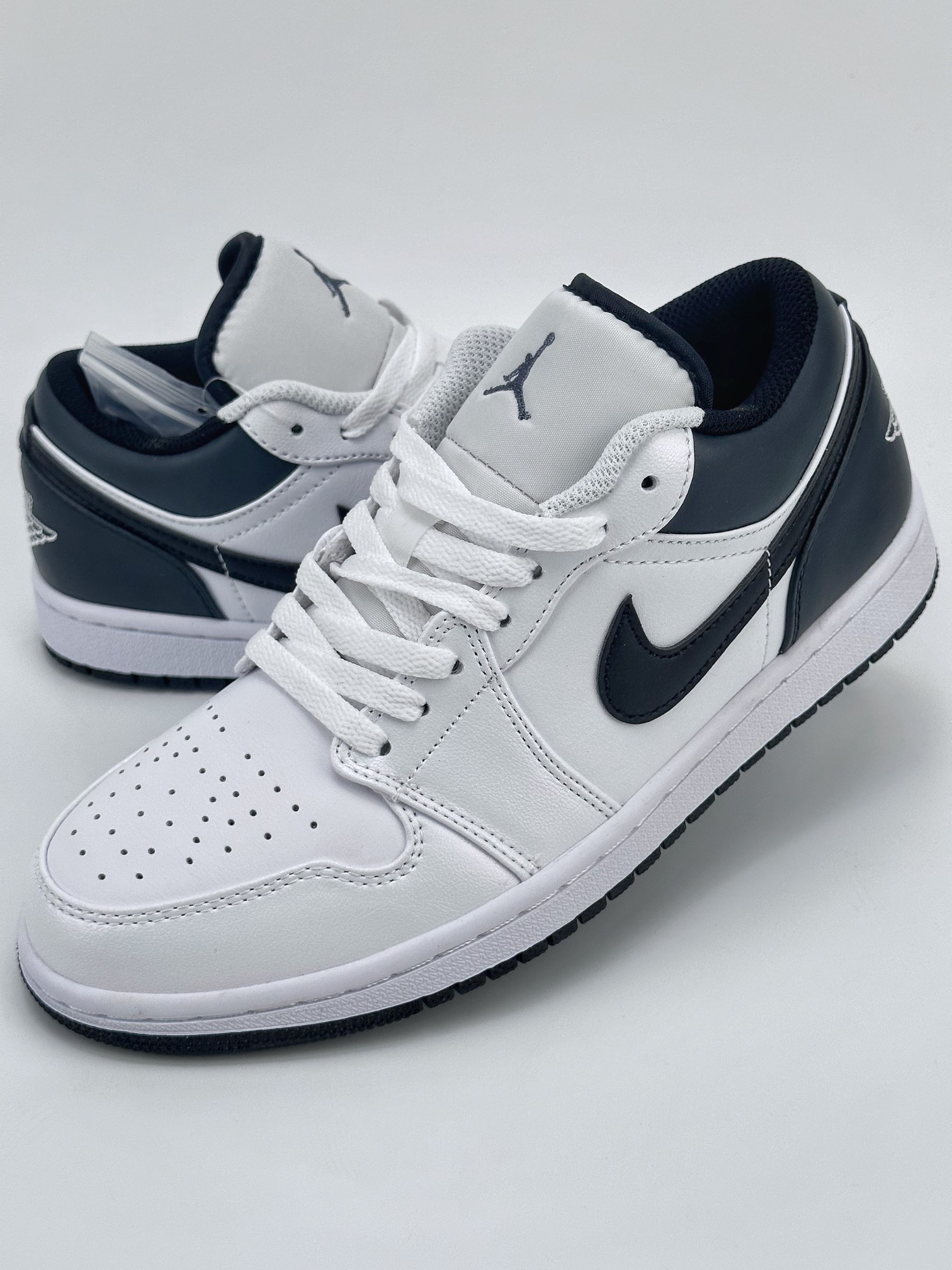 Air Jordan 1 Low 白黑尾 553558-132