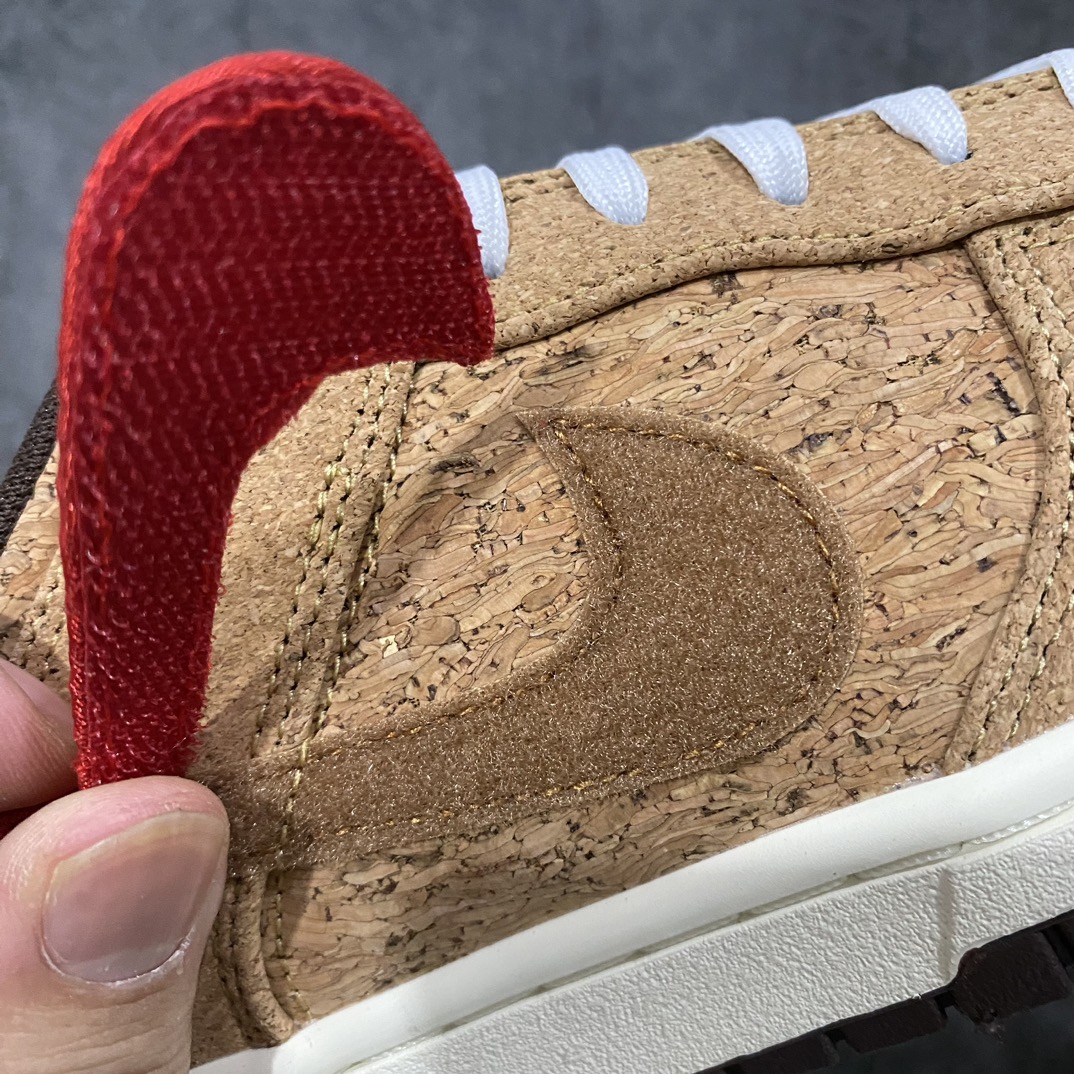 图片[3]-【M版纯原】CLOT x NIKE Dunk Low  SP CN Gcel“Cork”20周年 联名款 低帮 复古休闲 软木塞换勾板鞋 原鞋开发打造 细节无可挑剔n鞋型完美 清洁度无敌 所有细节均支持对比原版无差距n原厂软木屑面料 原鞋原楦头纸板开发原厂织唛标 全方位细节到位 货号: FN0317-121   尺码：40-47.5-莆田鞋批发中心