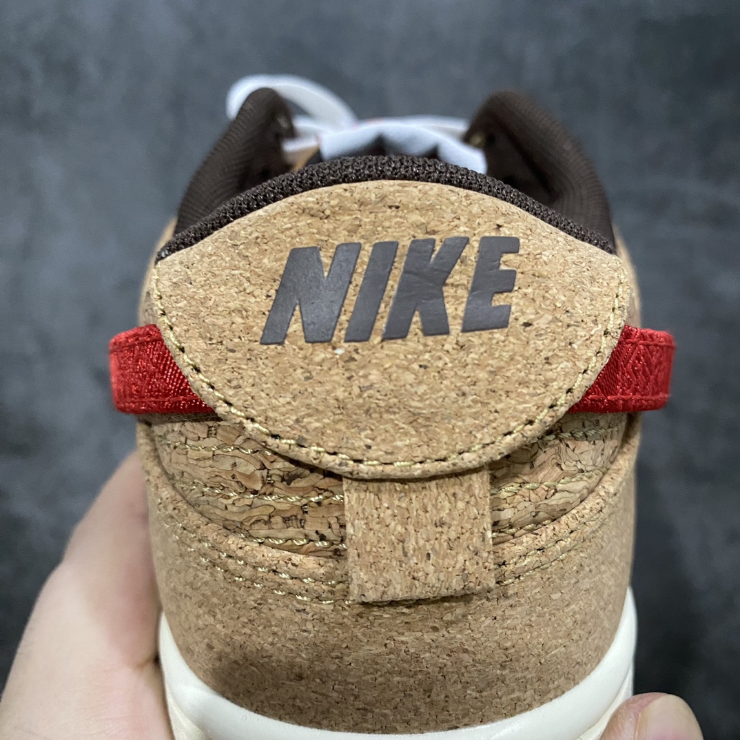 图片[2]-【M版纯原】CLOT x NIKE Dunk Low  SP CN Gcel“Cork”20周年 联名款 低帮 复古休闲 软木塞换勾板鞋 原鞋开发打造 细节无可挑剔n鞋型完美 清洁度无敌 所有细节均支持对比原版无差距n原厂软木屑面料 原鞋原楦头纸板开发原厂织唛标 全方位细节到位 货号: FN0317-121   尺码：40-47.5-莆田鞋批发中心