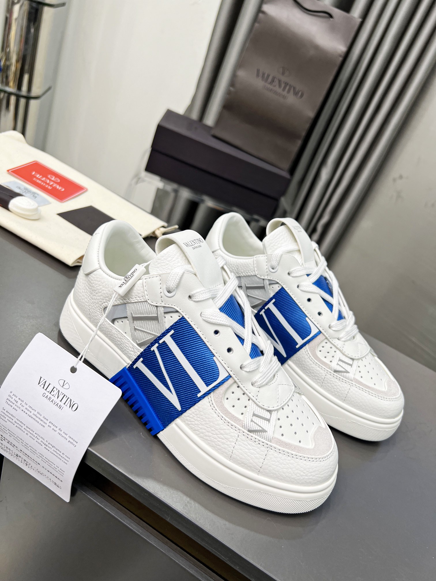 p740 VALENTINO張藝興同款