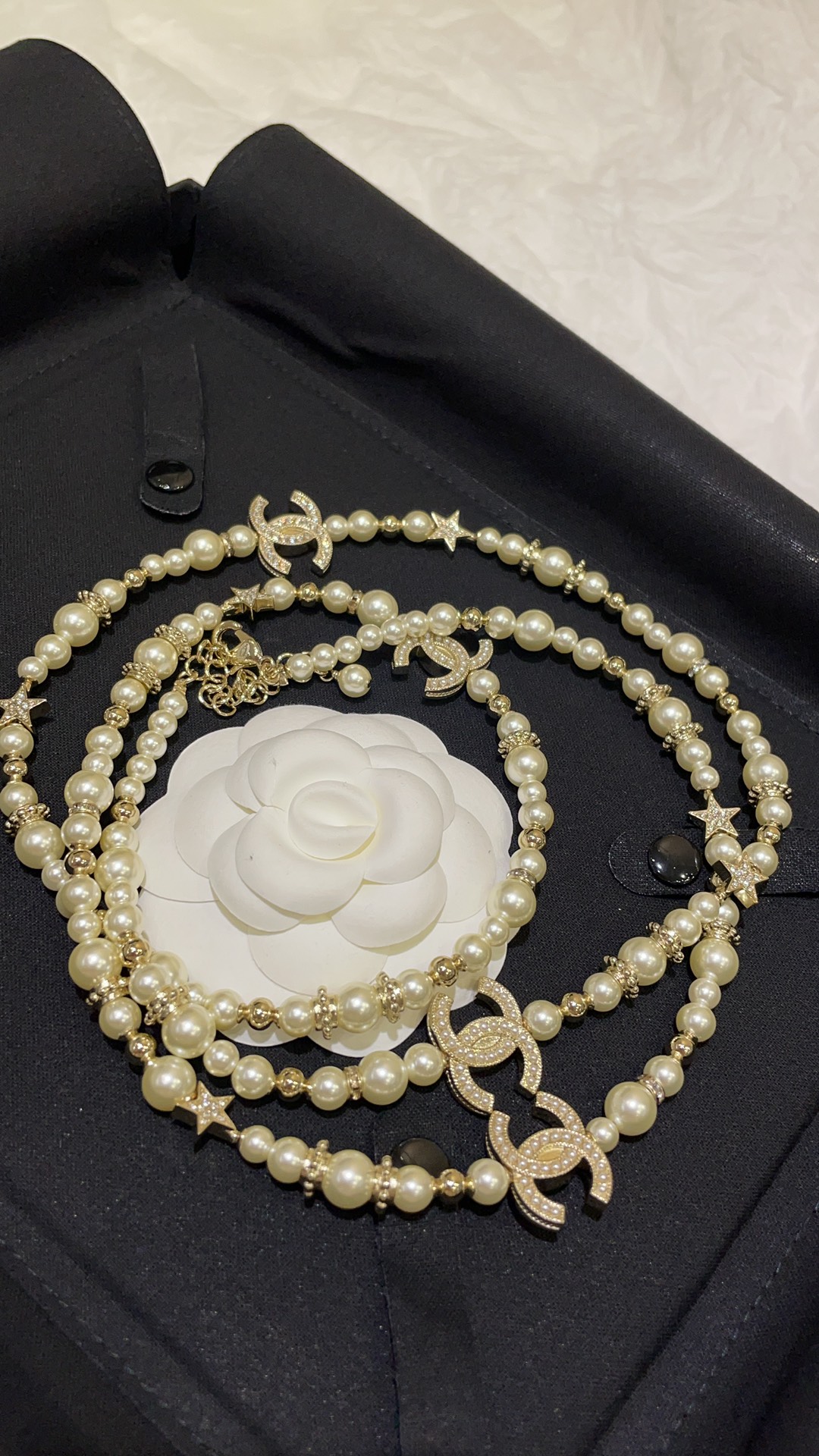 NO:635114,88400, today's new product purchase yb Chanel 23A new model full of diamond stars double c pearl sweater chain with diamonds and pearls on both sides, super reappearance purchase yb!  Swarovski diamonds, customized pearls, must-haves for fairies, buy them at a premium and make money, real shots, chanel, sweaters, Cartier high-end jewelry1986090988400,今日新品购入yb Chanel 23A新款满钻星星双c珍珠毛衣链 双面带钻带珍珠 超级重现货 购入yb！ 施华洛钻 定制珍珠 仙女必备 溢价买到赚到 实拍,,chanel,sweaters,卡迪亚高端饰品,Jewelry