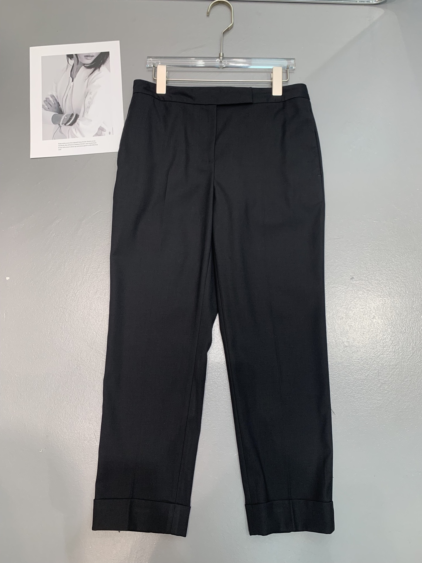 High-Quality Women’s Clothing: Thom Browne TB Three-Bar Shorts Review - 图片 5