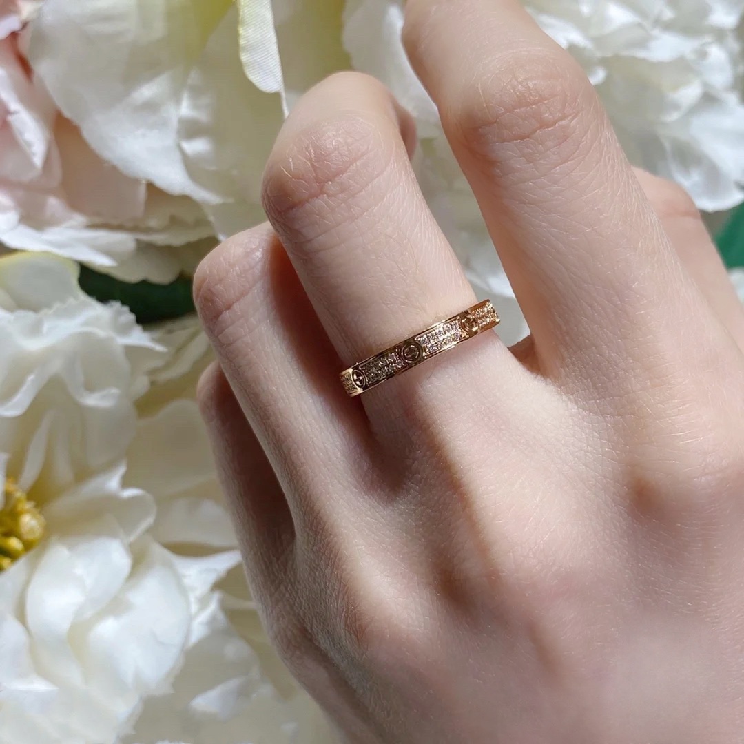 Narrow Pavé Band Ring - Comprehensive 4