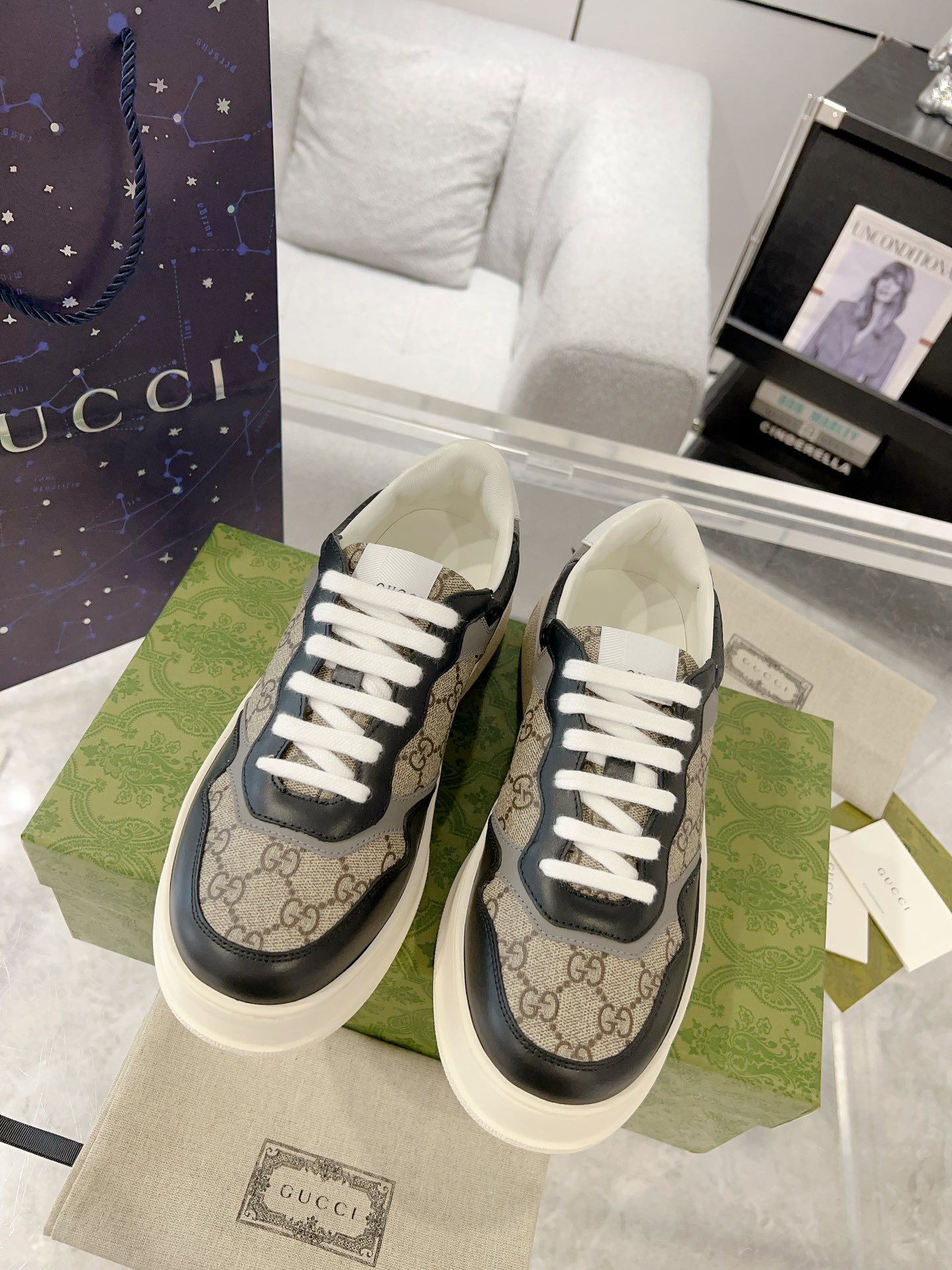 Gucci Biały Unisex Mężczyźni Skóra krowia Spodnie dresowe