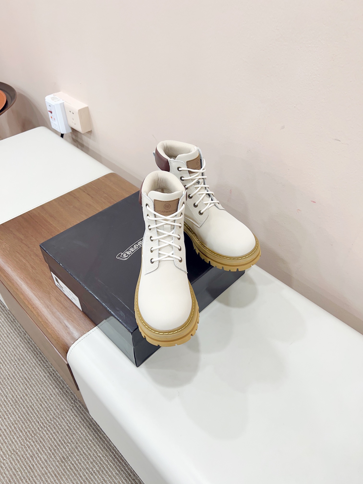 2022 Chrome Heart Crocodile Yellow Boots: Stylish and High-Quality Footwear Option