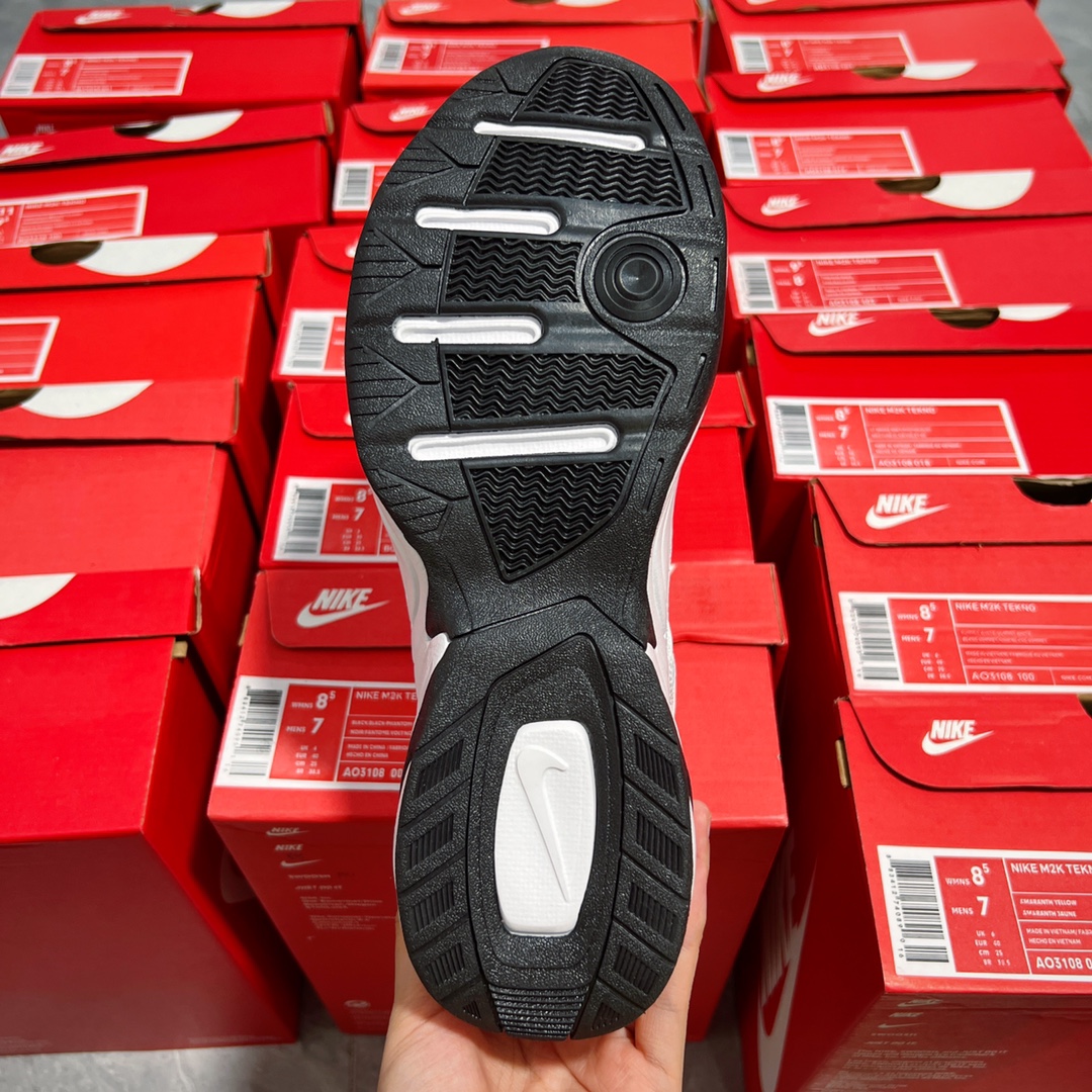 Nike M2K Tekno White Black: Retro Dad Shoes for Everyday Comfort and Style 5 i1691172316 9716 4