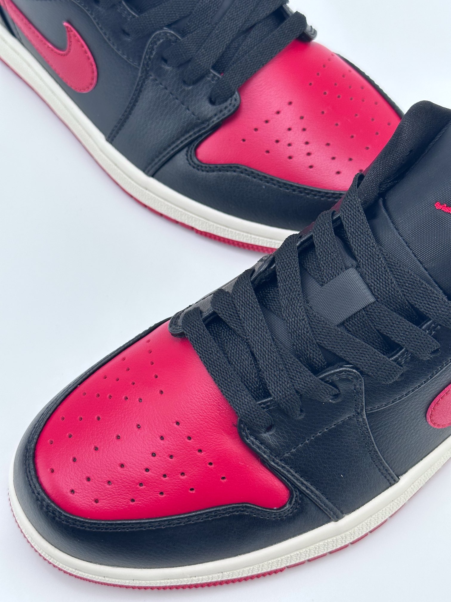 Air Jordan 1 Low ”Bred Sail” Black and Red DC0774-061