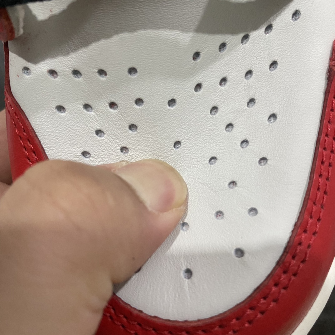 图片[4]-【原厂版】Air Jordan 1 Retro High OG \”Next Chapter\” 蜘蛛侠 2.0 红黑n纯原生产线出品n全新开发 原鞋比对匹配率98%n原楦原纸板开发 极致一眼正品既视感n#Prime Asia原厂皮料 承诺百分百一致原鞋n#飞翼3D高频深度立体 全方位比对原鞋n#原厂模具大底 咬花纹路自行区分市场版本n#鞋盒、防尘纸  均采购来自原厂，手中有原鞋的老铁可放心去对比看看 Size：40 40.5 41 42 42.5 43 44 44.5 45 46 47.5-莆田鞋批发中心