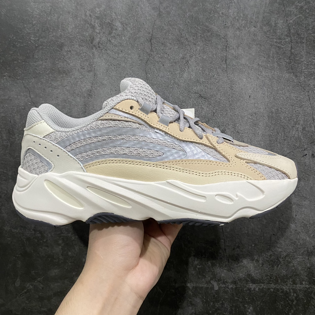 纯原版Yeezy700v2棕灰白奶油