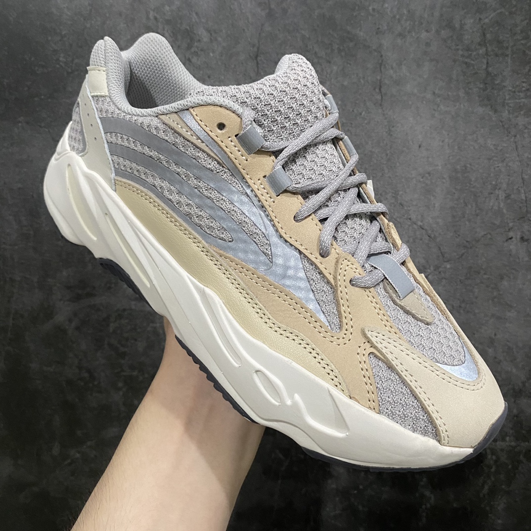 纯原版Yeezy700v2棕灰白奶油