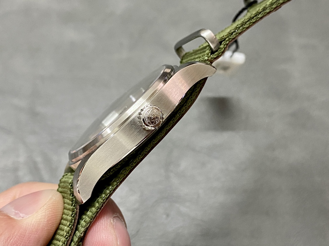 IWC M+万国马克十八飞行员腕錶“致敬馬克十一”特別版IW327007