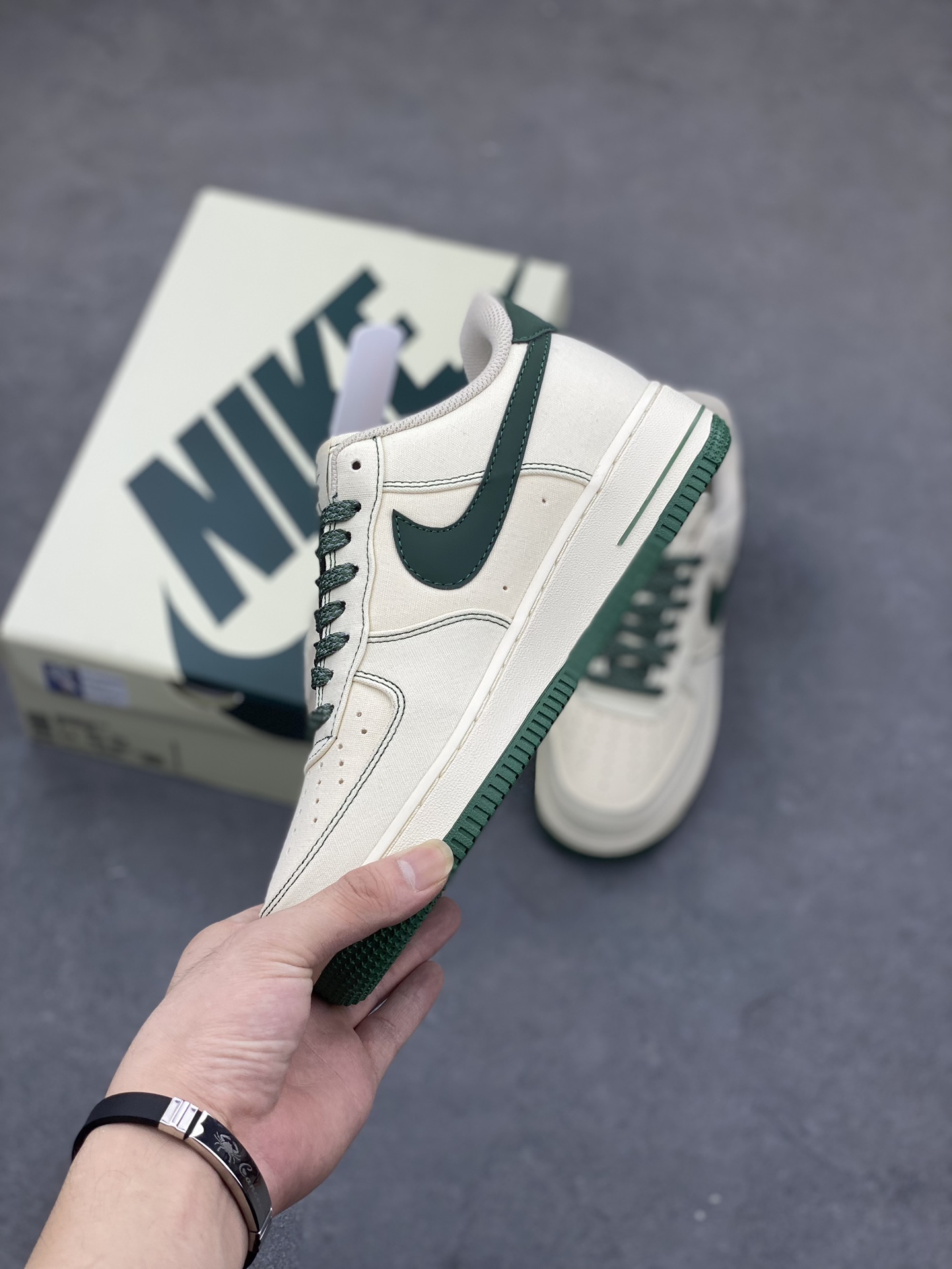 Nike Air Force 1 Low '07 'Full Stars' Casual Sneakers - Green/White 4 i1691188343 3724 2