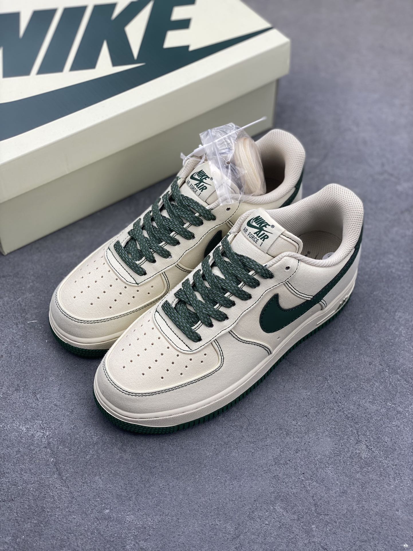 Nike Air Force 1 Low '07 'Full Stars' Casual Sneakers - Green/White 9 i1691188343 8531 7