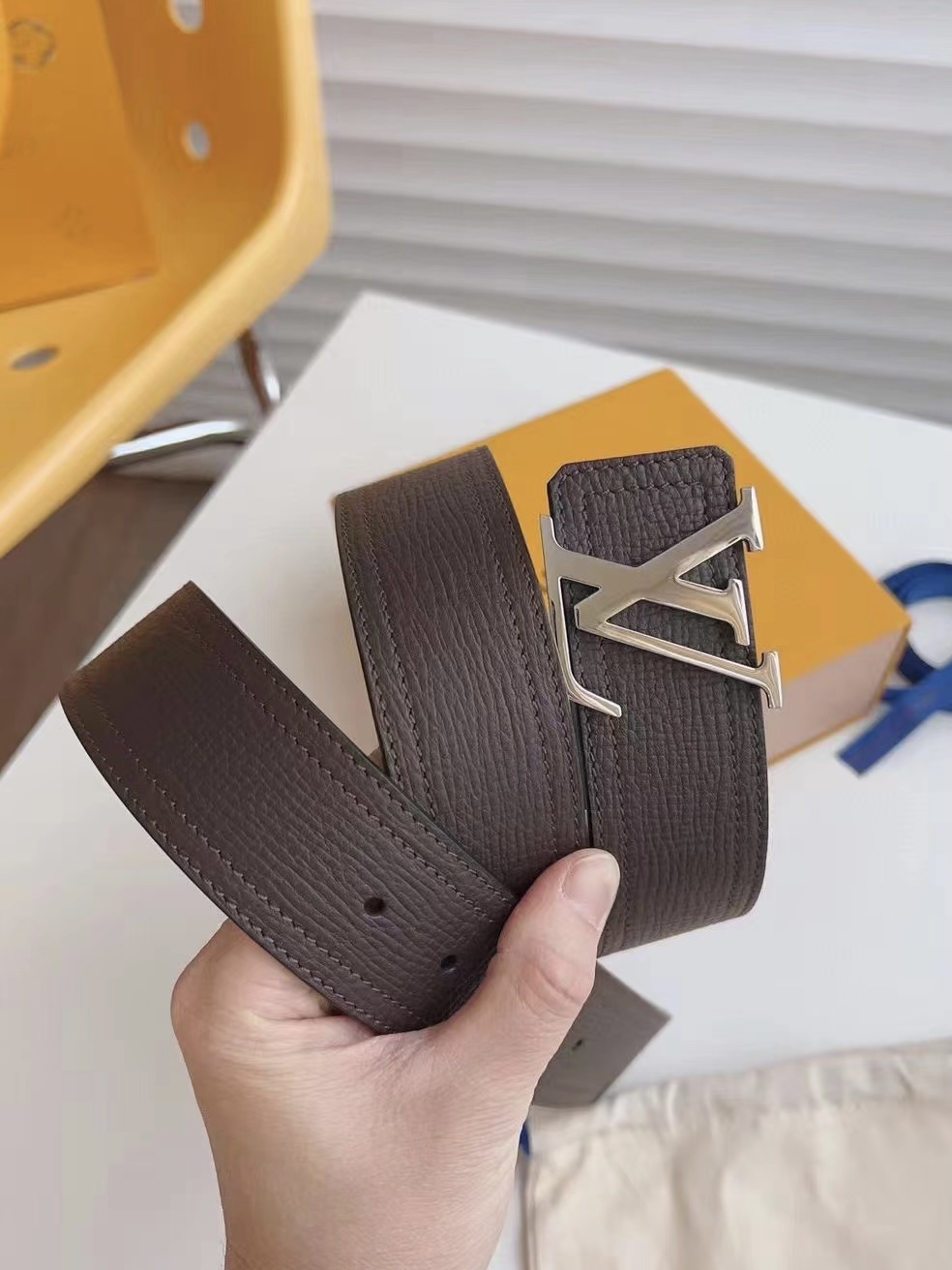 High-End Imported Leather Belts: Quality, Style, and Elegance - 图片 6