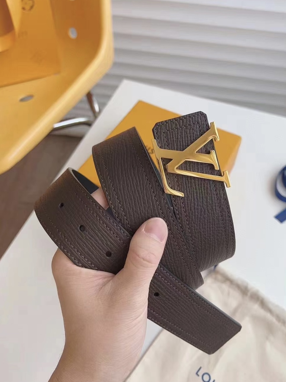 High-End Imported Leather Belts: Quality, Style, and Elegance - 图片 8