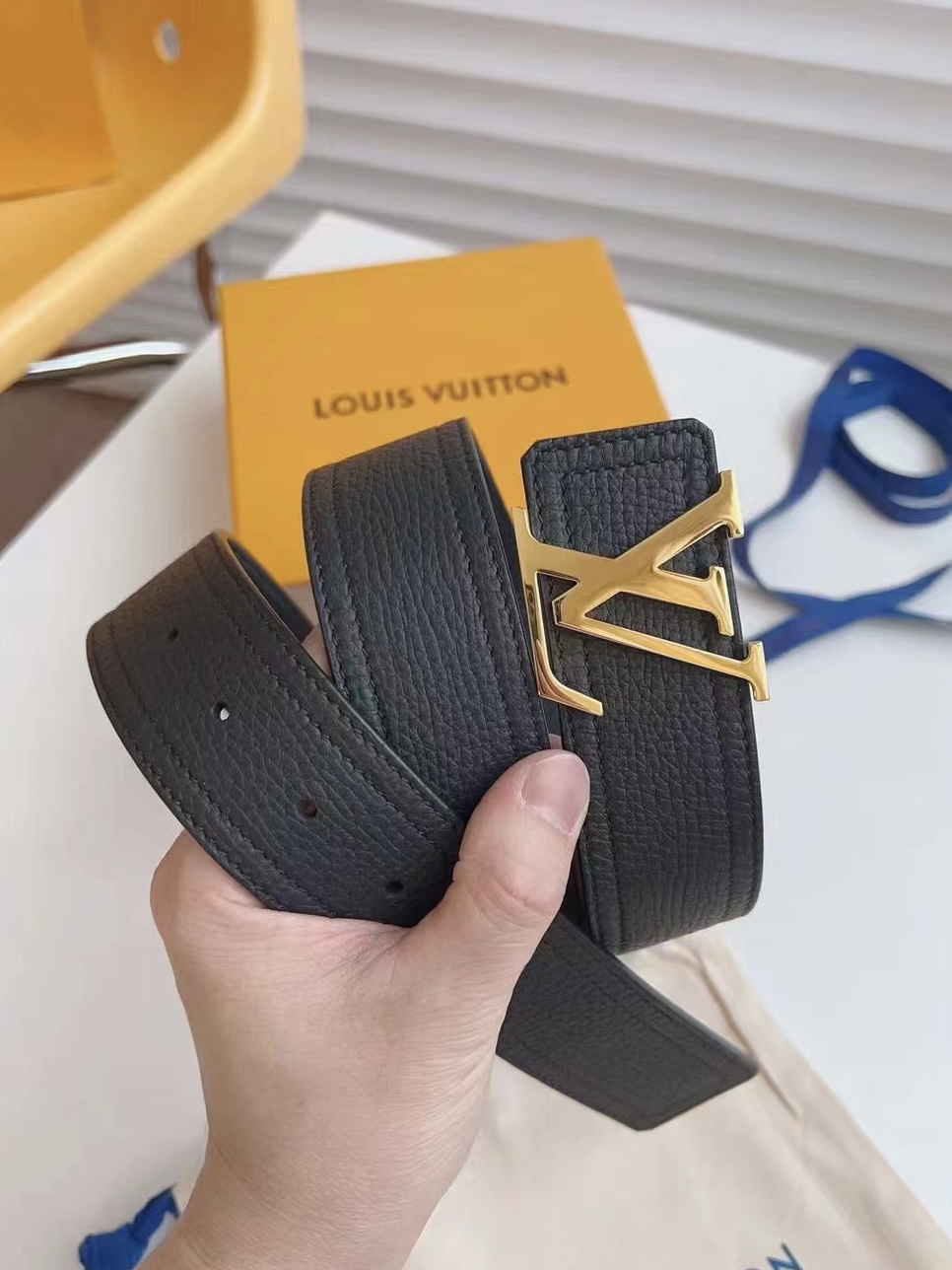 High-Quality Imported Leather Belts with Hand-Stamped Design and Fine Steel Buckle - 图片 7