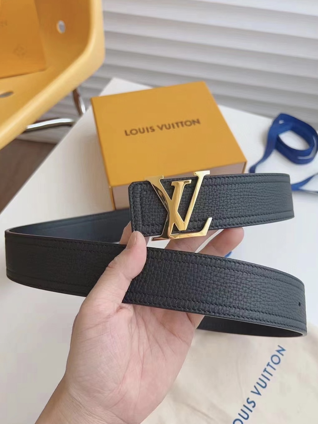 High-Quality Imported Leather Belts with Hand-Stamped Design and Fine Steel Buckle - 图片 5