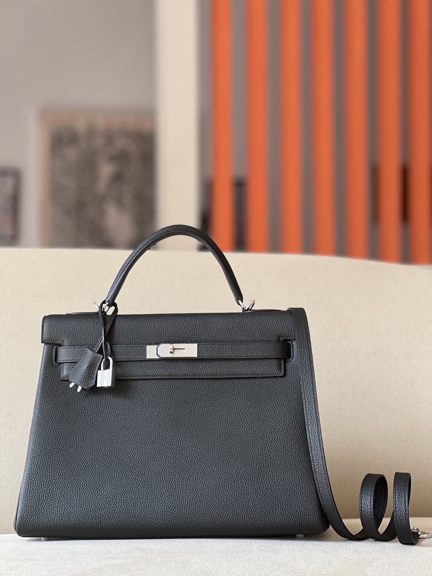 Hermès Rare H home delivery real shot Model: KL35 (inner seam)
