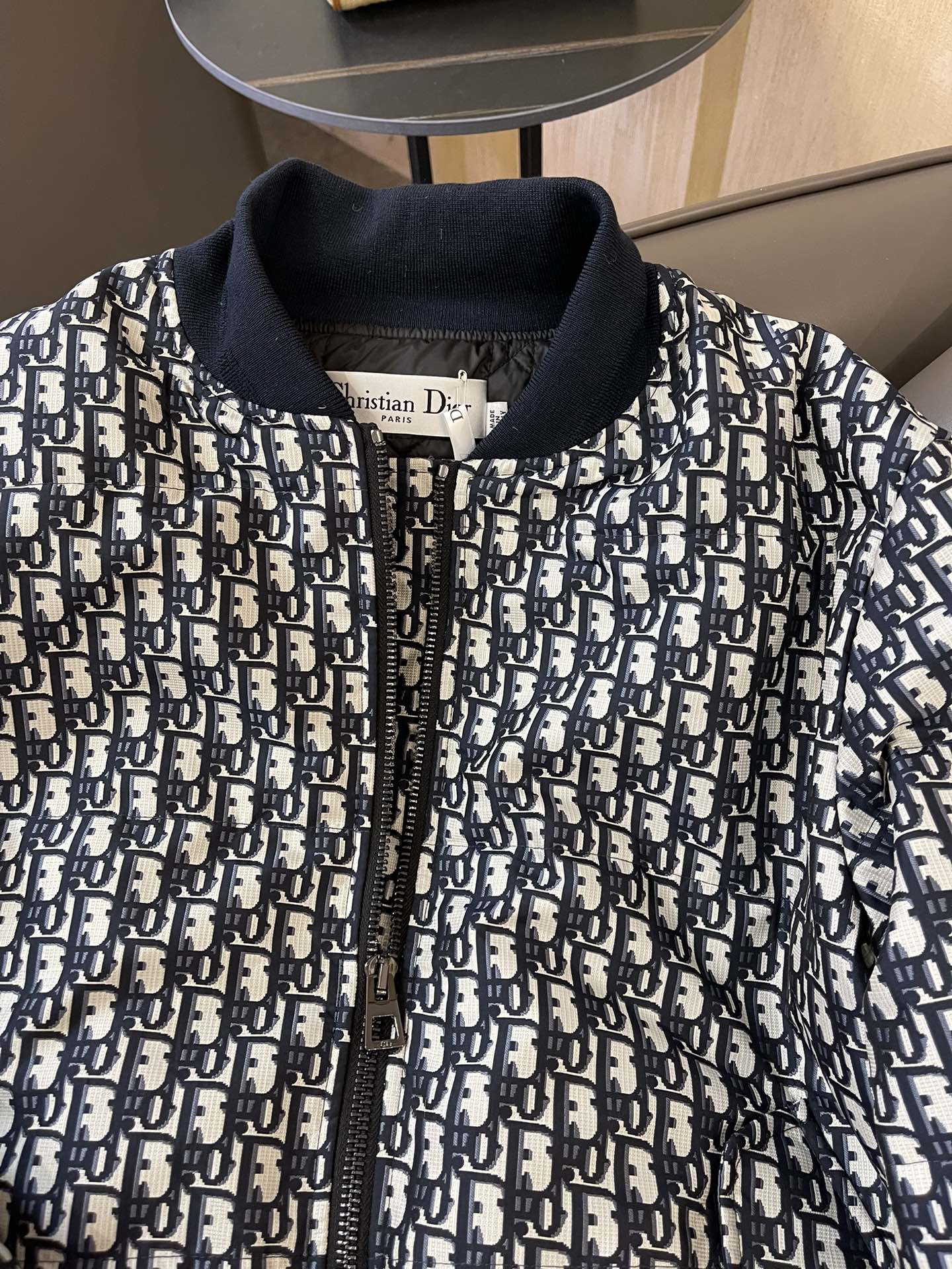T9902#羽绒服特价‼️SM 
Dior 老花字母logo 提花 夹克 90% 羽绒 羽绒服 SM