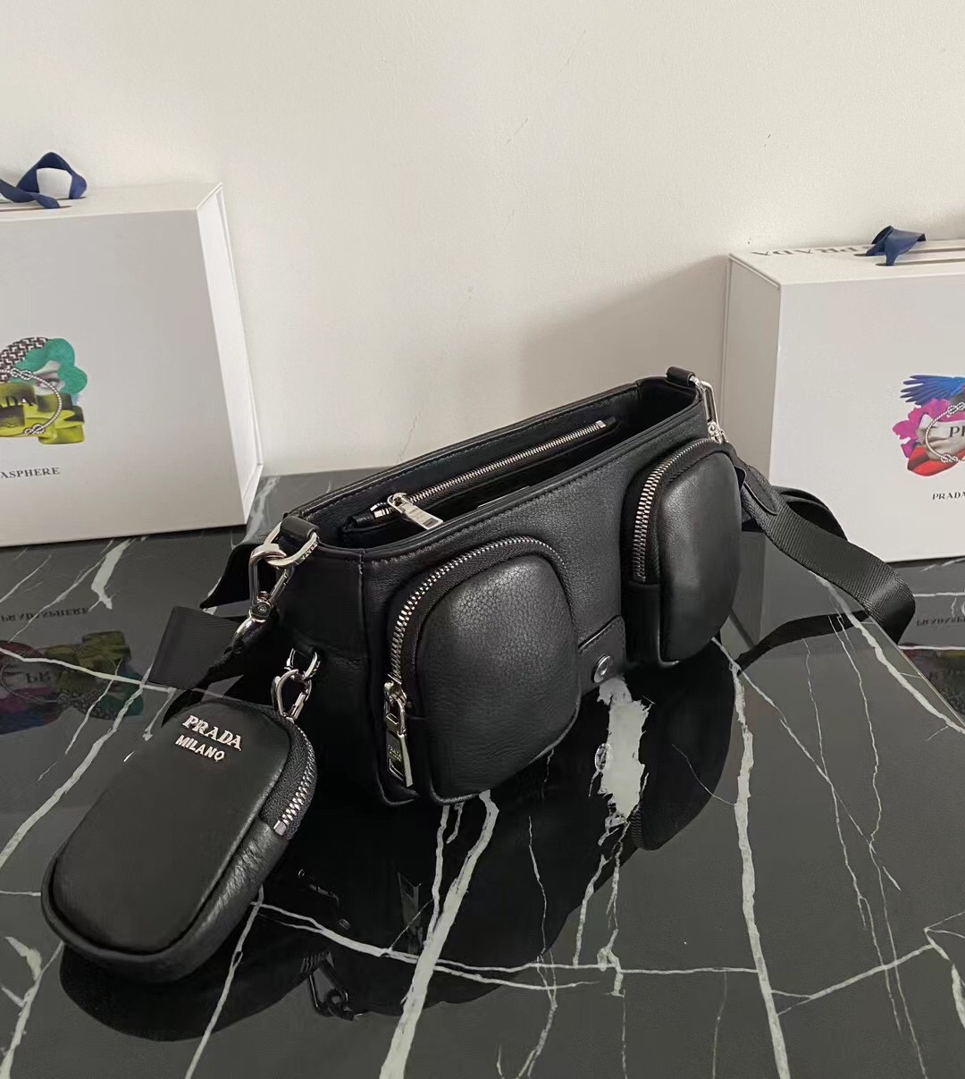 PRADA 小牛皮 ショルダー リュクス テックディテール 再生ナイロン