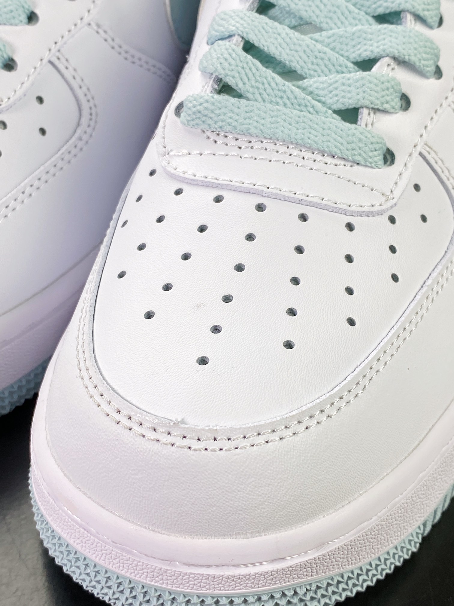 200 Air Force 1’07 Low"White/Mint 3M"空军一号经典低帮板鞋“皮革白香草薄荷绿反光钩子”JX2696-853