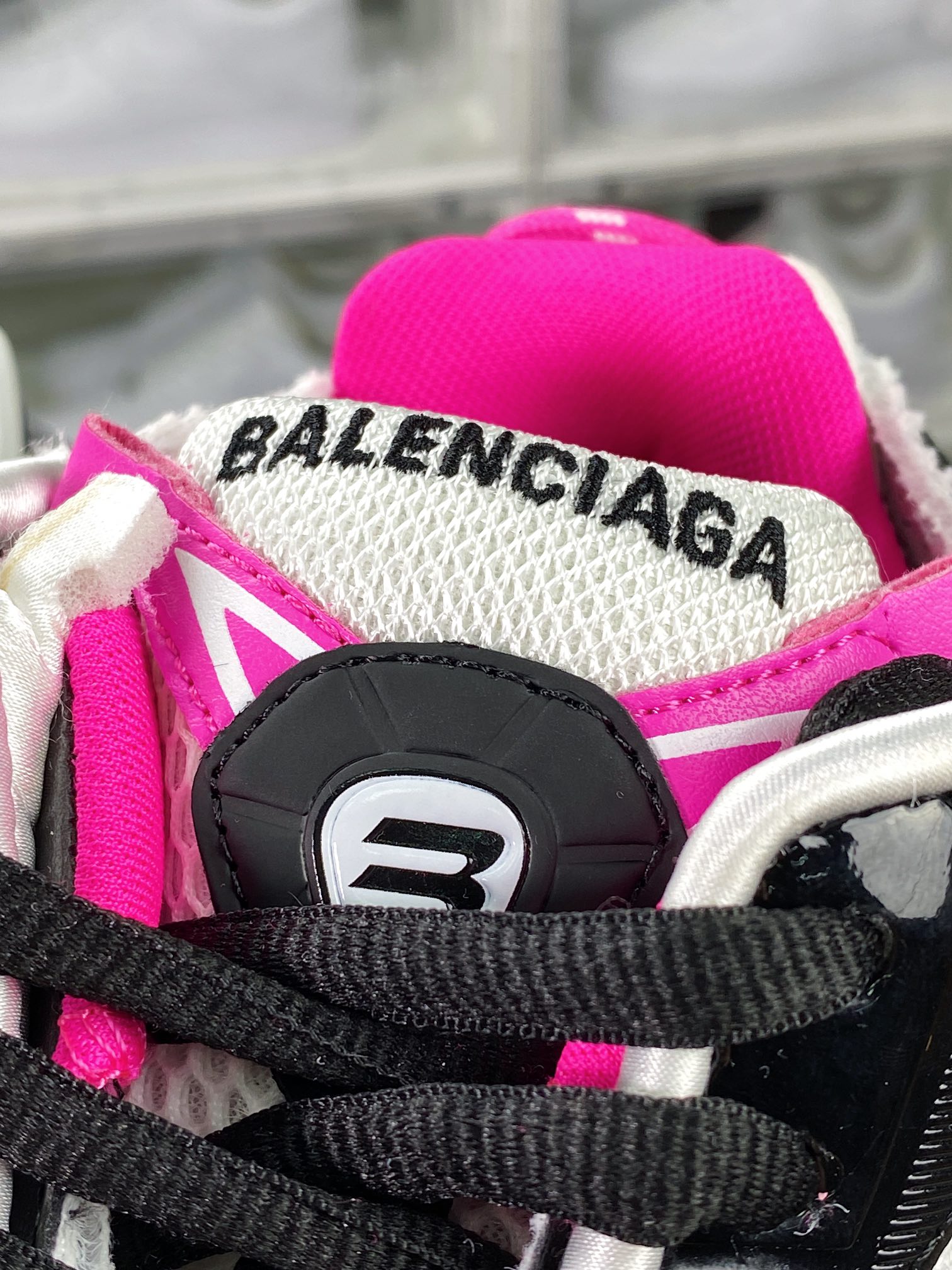 BALENCIAGA Runner Sneaker”Silver/White/Black/Pink” jogging series low-top jogging shoes ”deconstruction destruction silver, white, black and pink” 677402 W3RBW 9155