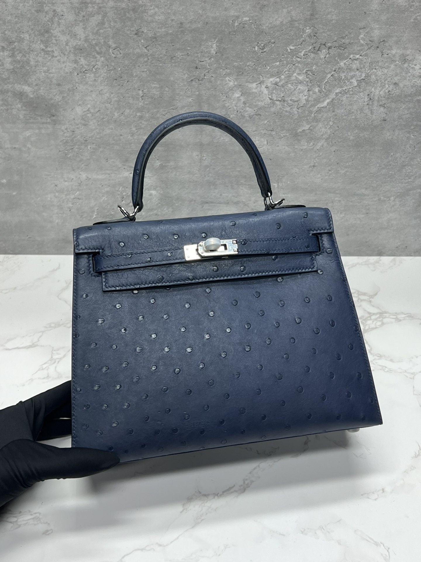 Kelly 25, azul medianoche, piel de avestruz
