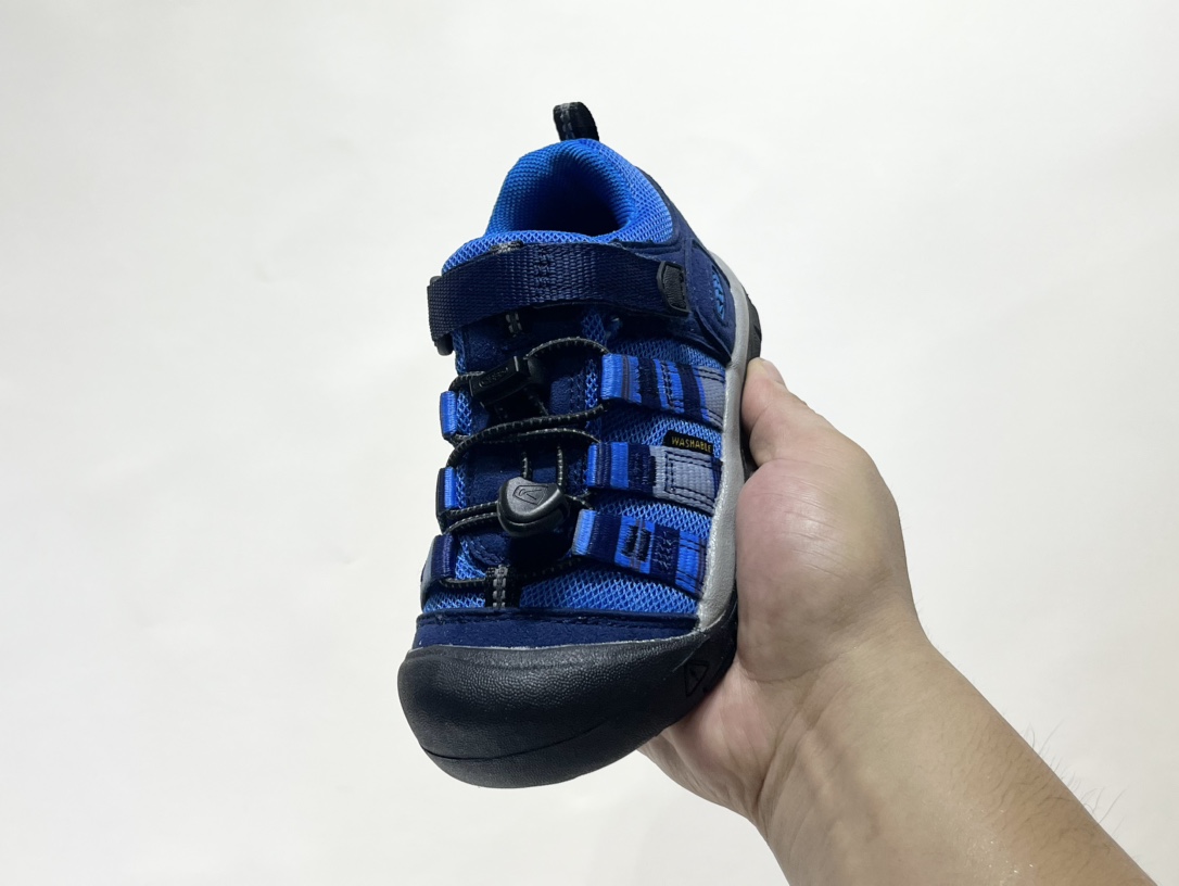 图片[3]-专G版KEEN潮牌户外帆布新款男女童登山徒步运动鞋 尺码：26-37码 超爱的户外潮牌🆒 户外当道，徒步爬山旅行上学🎒必备✔️ 帆布材质，舒适耐穿☁️ 魔术贴➕松紧带设计，穿脱方便✌🏻 橡胶耐磨大底，抓地力超强👍🏻 配色超级出彩🌈推荐get🛒-选品中心