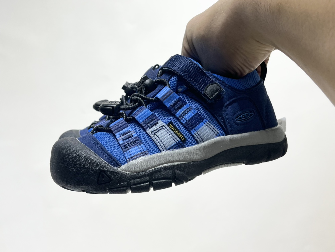 图片[2]-专G版KEEN潮牌户外帆布新款男女童登山徒步运动鞋 尺码：26-37码 超爱的户外潮牌🆒 户外当道，徒步爬山旅行上学🎒必备✔️ 帆布材质，舒适耐穿☁️ 魔术贴➕松紧带设计，穿脱方便✌🏻 橡胶耐磨大底，抓地力超强👍🏻 配色超级出彩🌈推荐get🛒-选品中心