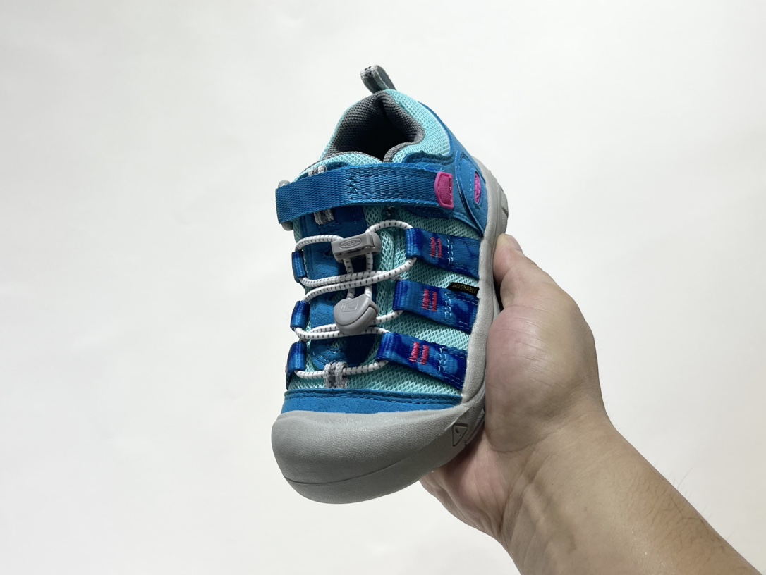 图片[3]-专G版KEEN潮牌户外帆布新款男女童登山徒步运动鞋 尺码：26-37码 超爱的户外潮牌🆒 户外当道，徒步爬山旅行上学🎒必备✔️ 帆布材质，舒适耐穿☁️ 魔术贴➕松紧带设计，穿脱方便✌🏻 橡胶耐磨大底，抓地力超强👍🏻 配色超级出彩🌈推荐get🛒-选品中心